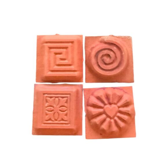 Lot Of 4 Random Design Unbranded Design Heart Rubber Stamp - Picture 2 of 2